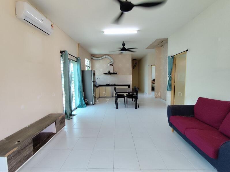 Rumah Banglo untuk Dijual di Bandar Tasik Senangin (Lenggeng) - Haslinda Ahmad Razali - Living Room - PropertyGuru.com.my