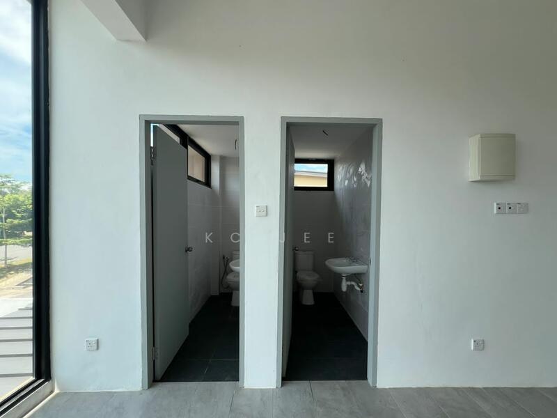 Warehouse for Rent in Kuching (Sarawak) - KC Jee - Bathroom - PropertyGuru.com.my