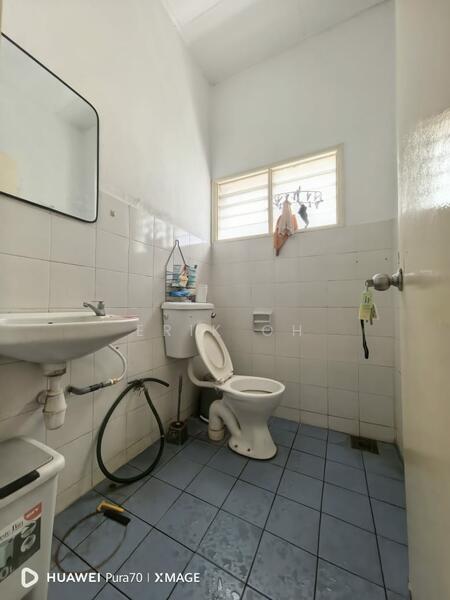 2-storey Terraced House for Sale in Seri Kembangan (Selangor) - ERIK OH - Bathroom - PropertyGuru.com.my