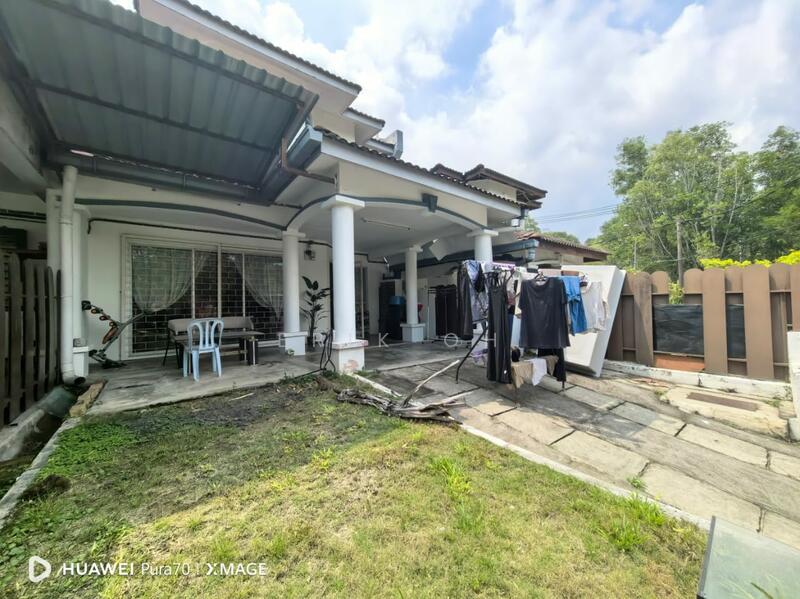 2-storey Terraced House for Sale in Seri Kembangan (Selangor) - ERIK OH - Exterior - PropertyGuru.com.my