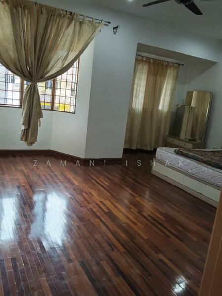 2-storey Terraced House for Sale in Sungai Buloh (Selangor) - Zamani Ishak - Bedroom - PropertyGuru.com.my