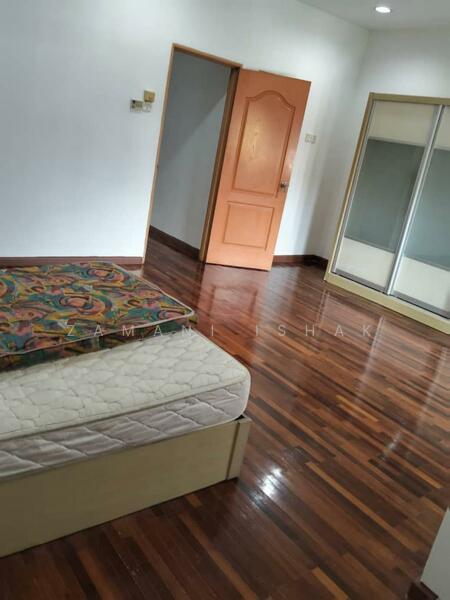 2-storey Terraced House for Sale in Sungai Buloh (Selangor) - Zamani Ishak - Bedroom - PropertyGuru.com.my