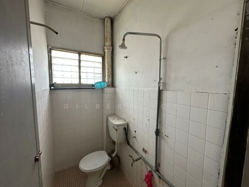 2-storey Terraced House for Sale in Taman Sri Gombak (Gombak) - Gilbert Hor - Bathroom - PropertyGuru.com.my