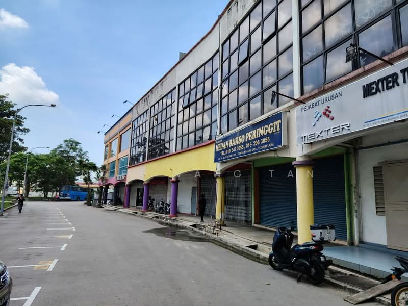 Kedai untuk Dijual di Taman Bachang Jaya (Bachang) - Ngee Wang Tan - Exterior - PropertyGuru.com.my