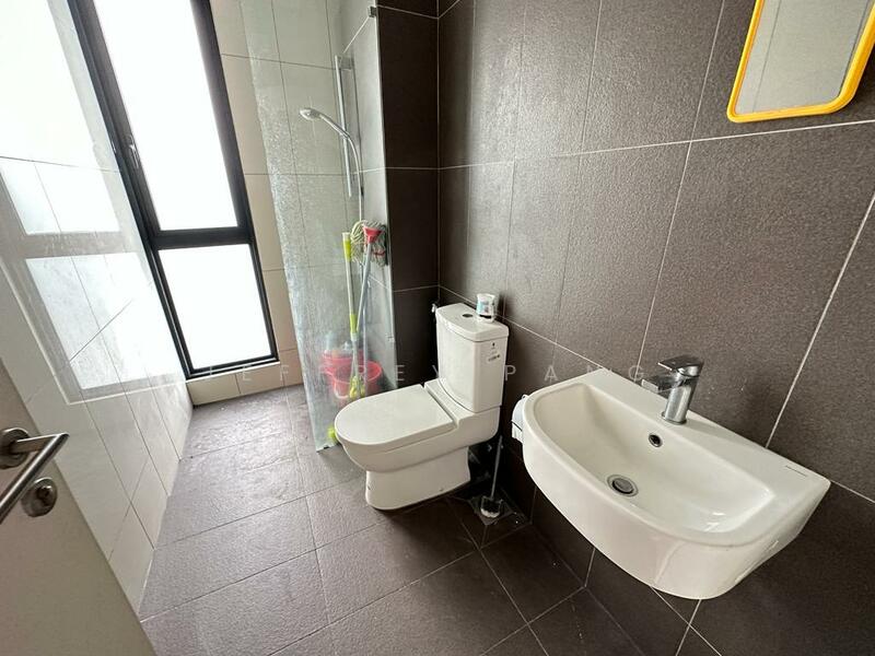 Twin Palms @ Sungai Long untuk Untuk Dijual - RM 1,800,000, Apr 2026 - Bathroom - PropertyGuru.com.my