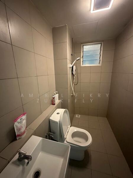 Condominium for Rent at Lakefront Homes - Amirul Fikry Zulkifly - Bathroom - PropertyGuru.com.my