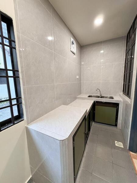 2-storey Terraced House for Sale in Ulu Tiram (Johor) - Yuki Cheng - Kitchen - PropertyGuru.com.my