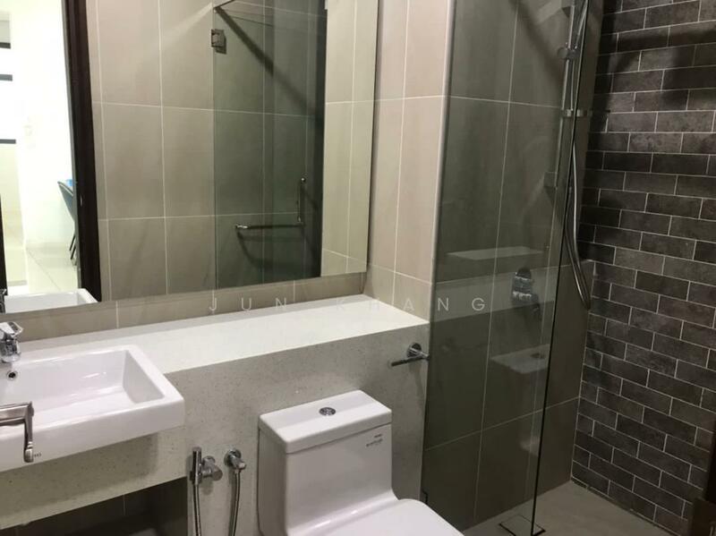 Condominium for Sale at Queens Residences Q2 @ Queens Waterfront - Jun Khang - Bathroom - PropertyGuru.com.my