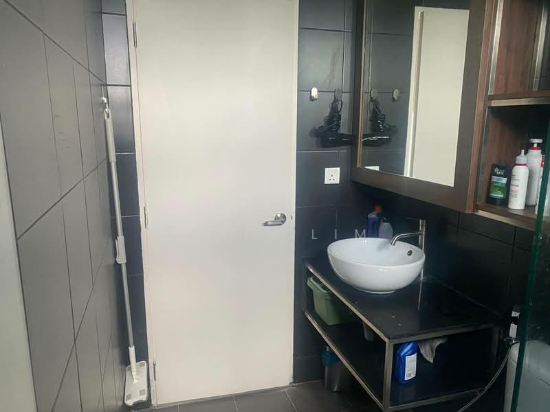 Service Residence for Sale at Meridin Executive Suites @ The Meridin - Jovel Lim - Bathroom - PropertyGuru.com.my