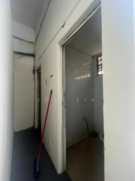 Shop for Rent in Klang (Selangor) - Joel Sia - Corridor - PropertyGuru.com.my