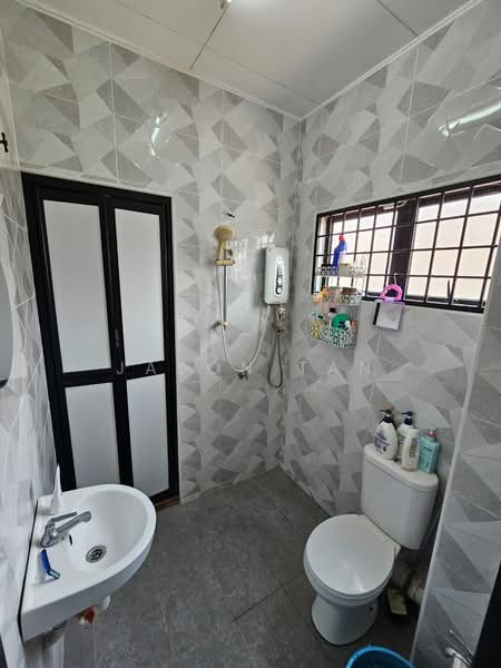 Rumah Teres 2 Tingkat untuk Dijual di Taman Wawasan (Puchong) - Jason Tan - Bathroom - PropertyGuru.com.my