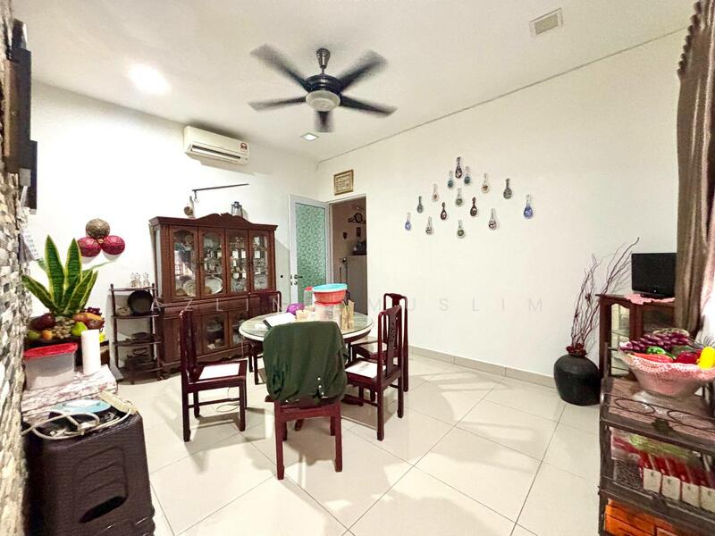 2-storey Terraced House for Sale in Johor Bahru (Johor) - Azlina Muslim - Dining Room - PropertyGuru.com.my