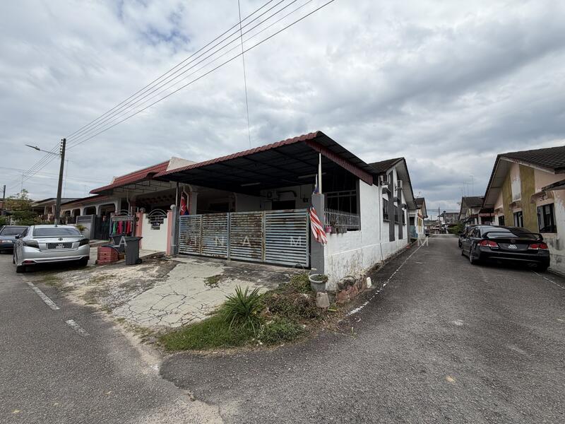 Taman Tangkak Jaya untuk Untuk Dijual - RM 279,000, Feb 2026 - Exterior - PropertyGuru.com.my