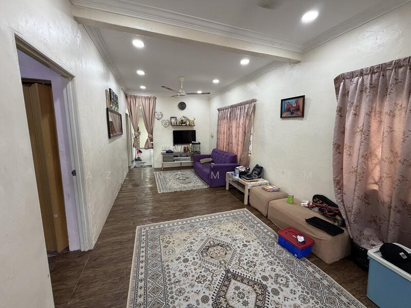Taman Tangkak Jaya untuk Untuk Dijual - RM 279,000, Feb 2026 - Living Room - PropertyGuru.com.my