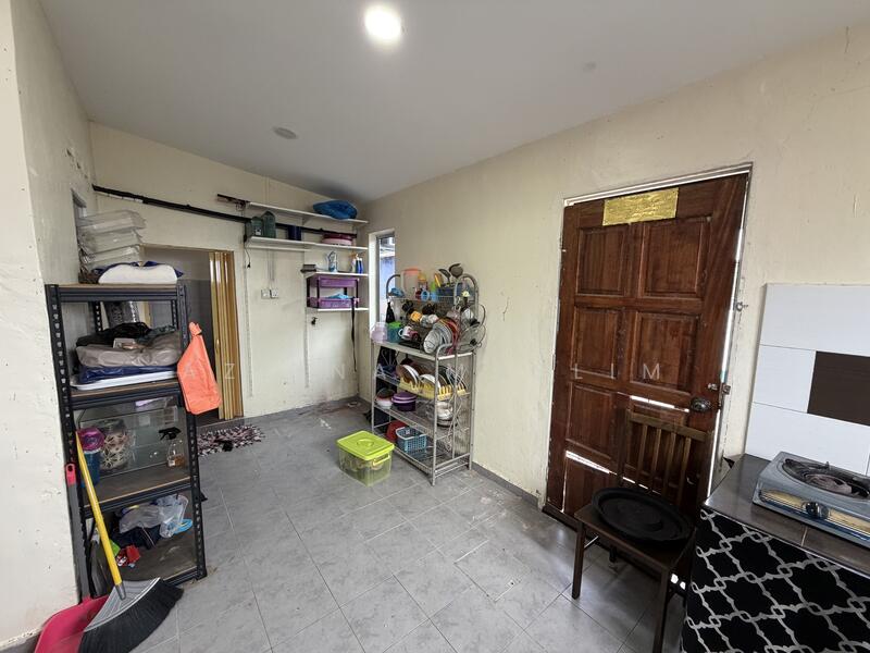 Taman Tangkak Jaya untuk Untuk Dijual - RM 279,000, Feb 2026 - Kitchen - PropertyGuru.com.my