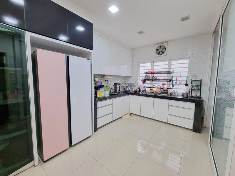 2-storey Terraced House for Sale in Taman Putra Impiana (Puchong) - Evan Goh - Kitchen - PropertyGuru.com.my