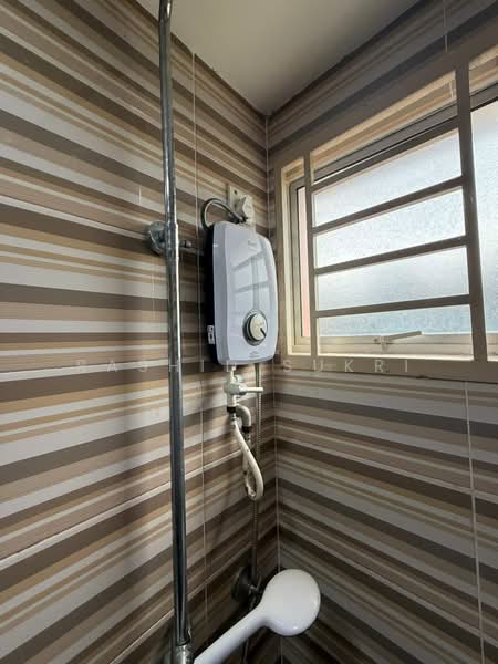 For Rent - Estana Court