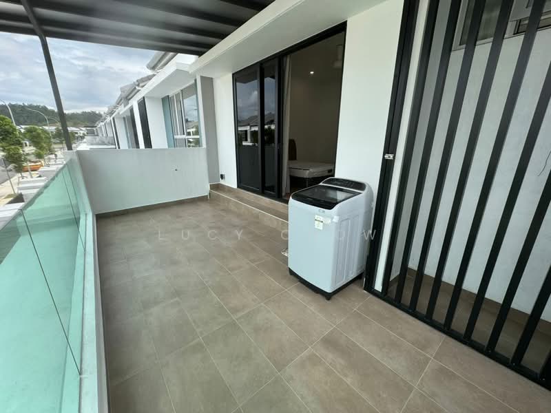 2-storey Terraced House for Rent in Kota Emerald (Rawang) - Lucy Chow - Balcony - PropertyGuru.com.my