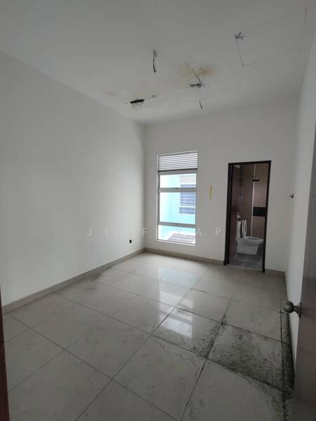 Cluster House for Sale in Nusantara Prima (Gelang Patah) - Jeff Yap - Interior - PropertyGuru.com.my