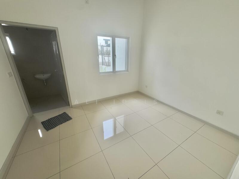 2-storey Terraced House for Sale in Semenyih (Selangor) - Ali Idris - Bathroom - PropertyGuru.com.my