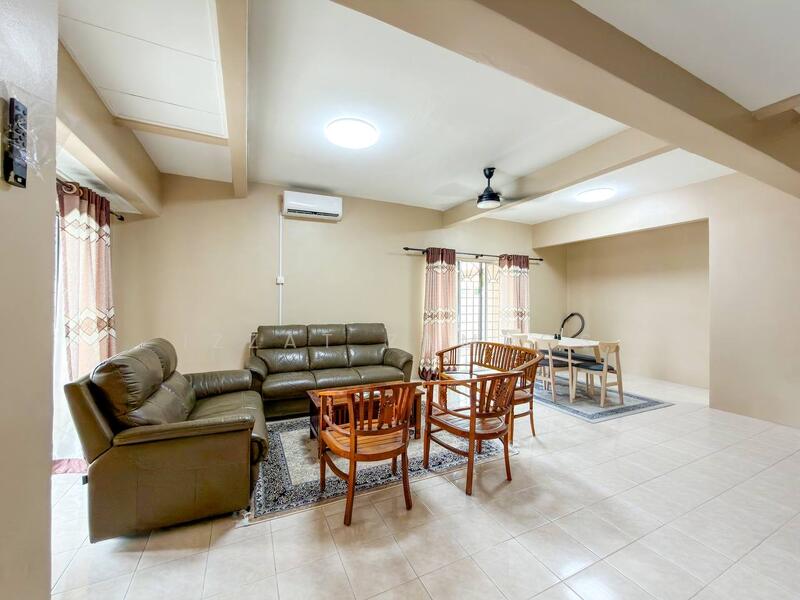 2-storey Terraced House for Sale in Bandar Baru Bangi (Selangor) - Izzat Zamros - Living Room - PropertyGuru.com.my