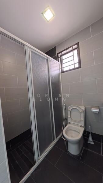 2-storey Terraced House for Sale in Bandar Kinrara (Selangor) - Adrian Leong - Bathroom - PropertyGuru.com.my