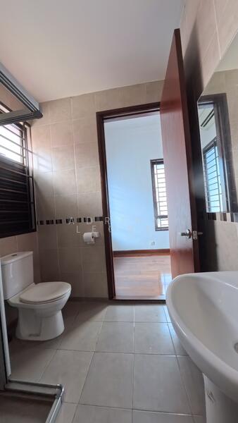 2-storey Terraced House for Sale in Bandar Kinrara (Selangor) - Adrian Leong - Bathroom - PropertyGuru.com.my