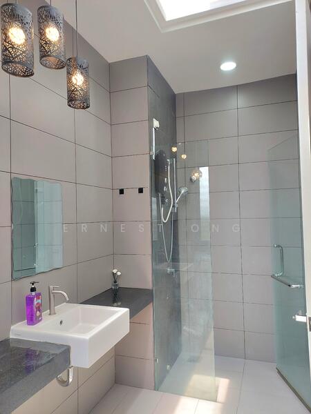 Rumah Bandar untuk Disewa di 16 Sierra (Puchong) - Ernest Ong - Bathroom - PropertyGuru.com.my