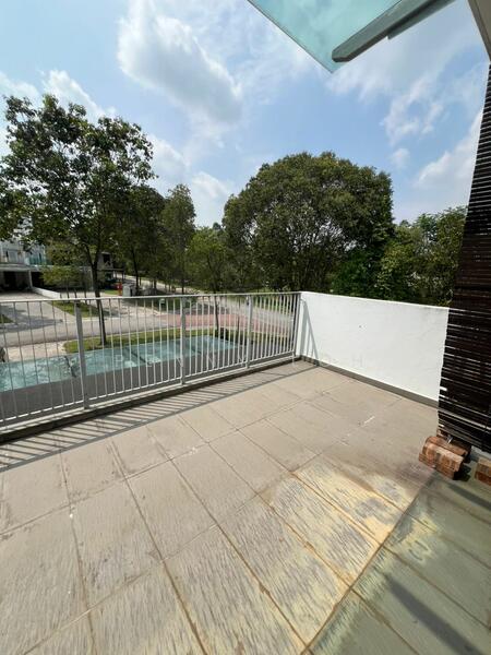 3-storey Terraced House for Sale in Kajang (Selangor) - Penny Loh - Balcony - PropertyGuru.com.my
