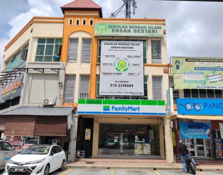 Shop for Sale in Bangi (Selangor) - Natalie Loke - Exterior - PropertyGuru.com.my
