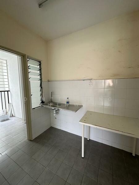 Apartment for Sale at Goodview Heights - Dante Leong Zhenwen - Kitchen - PropertyGuru.com.my