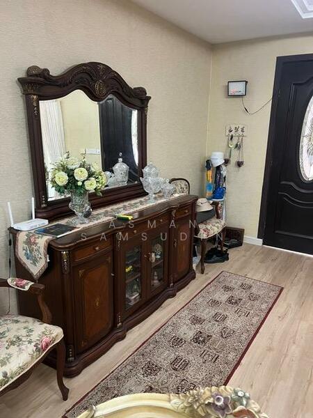 2-storey Terraced House for Sale in Shah Alam (Selangor) - Asman Samsudin - Entrance - PropertyGuru.com.my