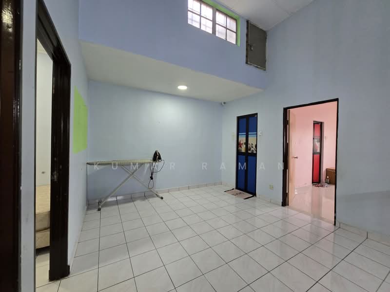 Rumah Teres 2 Tingkat untuk Dijual di Shah Alam (Selangor) - Kumar Raman - 1st Floor Living Area - PropertyGuru.com.my