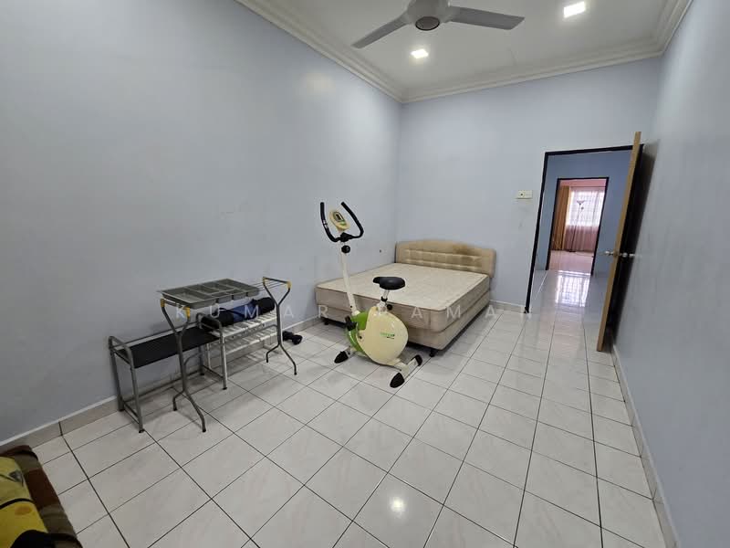 Rumah Teres 2 Tingkat untuk Dijual di Shah Alam (Selangor) - Kumar Raman - 1st Floor - Bedroom 3 - PropertyGuru.com.my