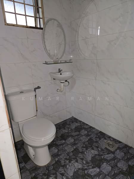 Rumah Teres 2 Tingkat untuk Dijual di Shah Alam (Selangor) - Kumar Raman - Ground Floor - Bathroom 1 - PropertyGuru.com.my
