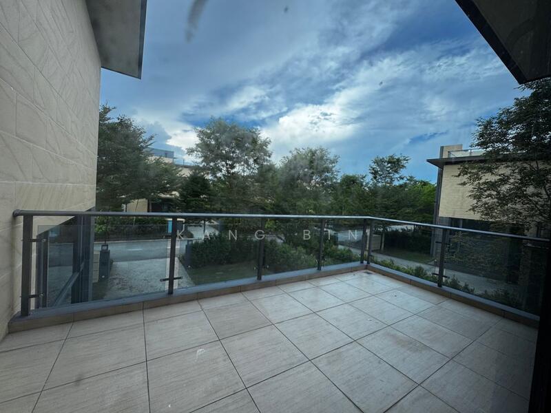 Cluster House for Sale in Forest City (Gelang Patah) - Kang Bin - Balcony - PropertyGuru.com.my