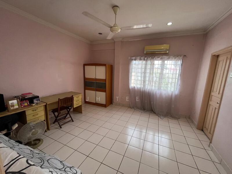 Townhouse for Sale in SS 23, Taman Sea (Petaling Jaya) - JH Tee - Bedroom - PropertyGuru.com.my