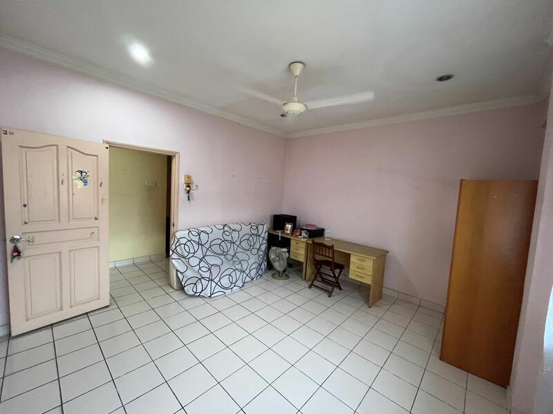 Townhouse for Sale in SS 23, Taman Sea (Petaling Jaya) - JH Tee - Living Room - PropertyGuru.com.my
