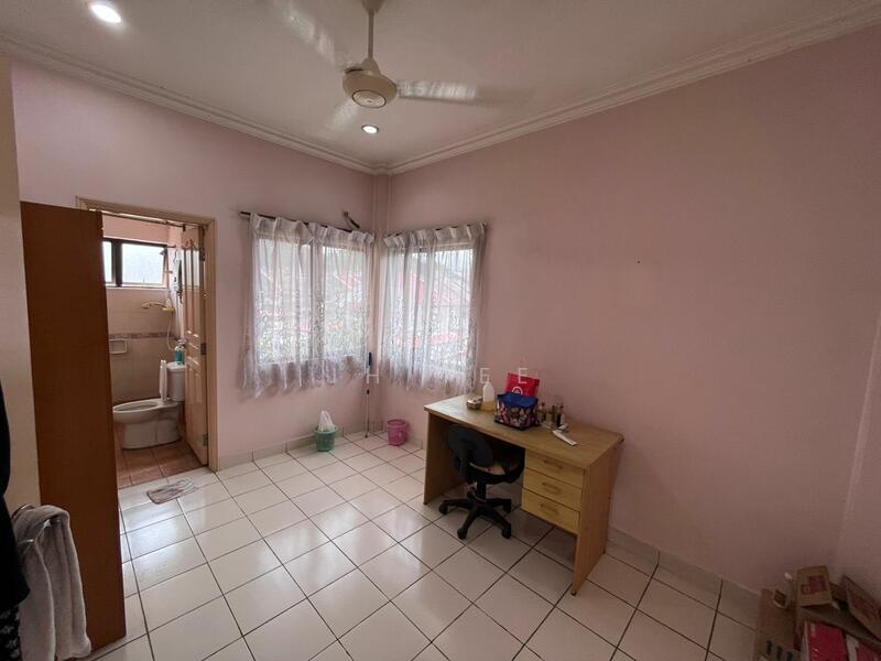 Townhouse for Sale in SS 23, Taman Sea (Petaling Jaya) - JH Tee - Bathroom - PropertyGuru.com.my