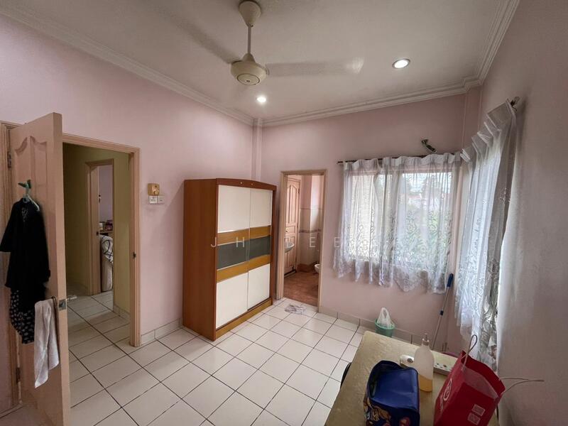 Townhouse for Sale in SS 23, Taman Sea (Petaling Jaya) - JH Tee - Bedroom - PropertyGuru.com.my