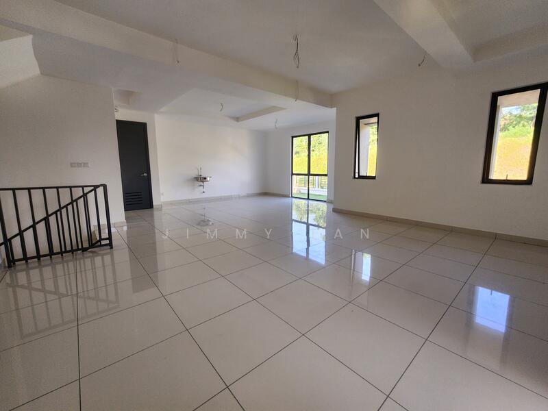 Semi-Detached House for Sale in Amverton Hills (Sungai Buloh) - Jimmy Tan - Living Room - PropertyGuru.com.my
