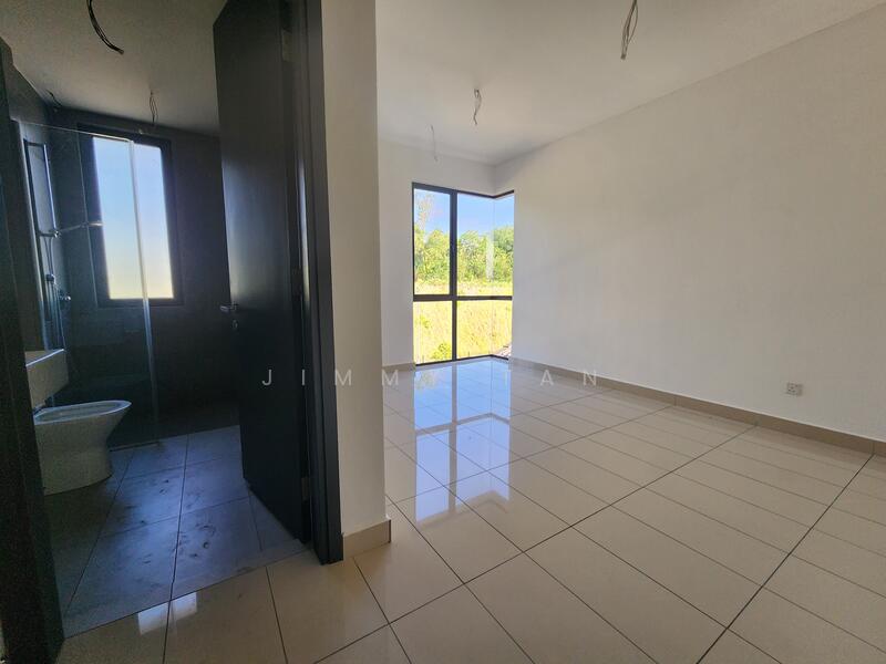 Semi-Detached House for Sale in Amverton Hills (Sungai Buloh) - Jimmy Tan - Bathroom - PropertyGuru.com.my