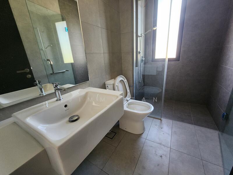 Semi-Detached House for Sale in Amverton Hills (Sungai Buloh) - Jimmy Tan - Bathroom - PropertyGuru.com.my