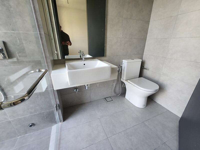 Semi-Detached House for Sale in Amverton Hills (Sungai Buloh) - Jimmy Tan - Bathroom - PropertyGuru.com.my