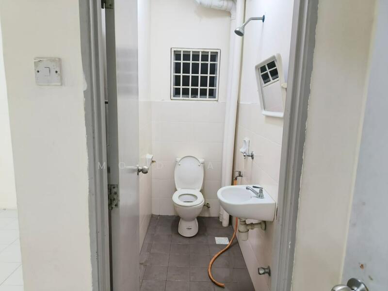 Condominium for Sale at Desa Pelangi Condominium - Mohd Rafiee - Bathroom - PropertyGuru.com.my