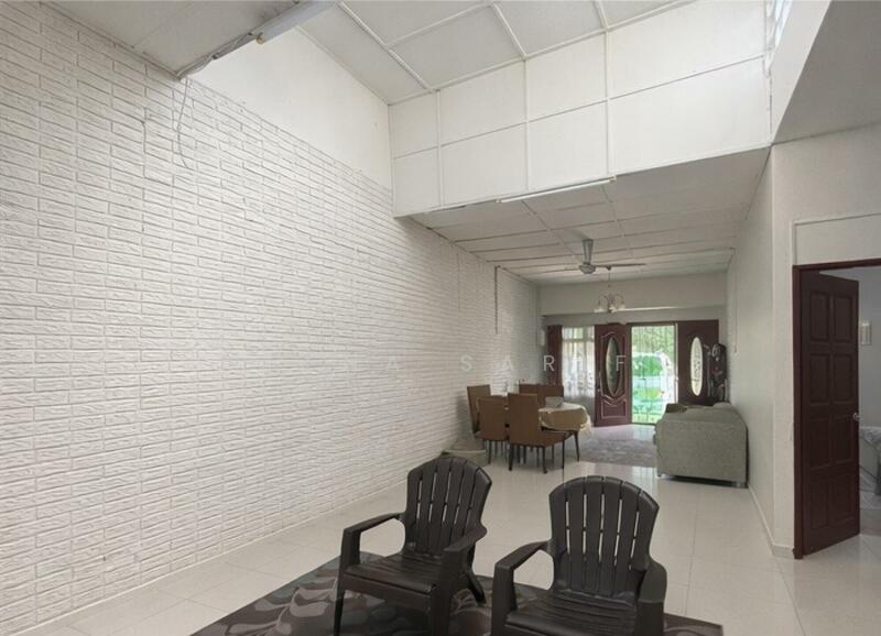1-storey Terraced House for Sale in Kelana Jaya (Petaling Jaya) - Reena Sarif - Living Room - PropertyGuru.com.my