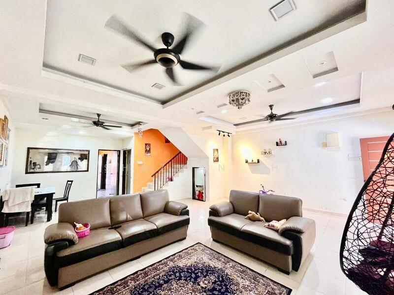 Double Storey Terrace Seksyen 23 Shah Alam untuk Untuk Dijual - RM 680,000, Feb 2026 - Living Room - PropertyGuru.com.my