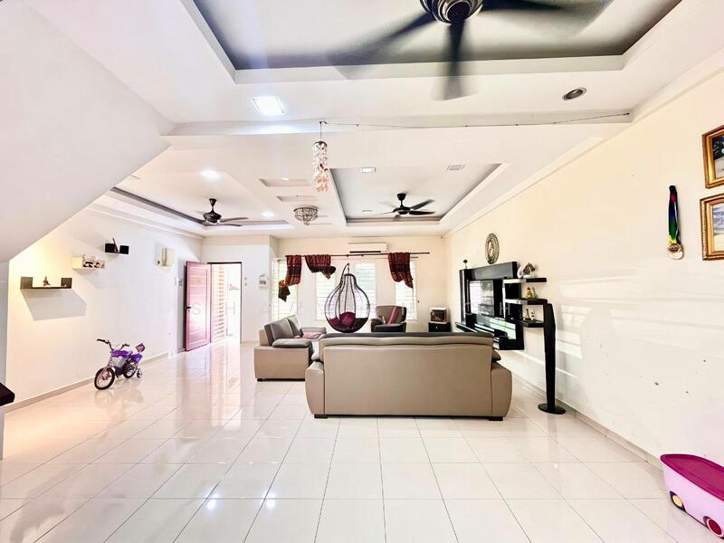 Double Storey Terrace Seksyen 23 Shah Alam untuk Untuk Dijual - RM 680,000, Feb 2026 - Living Room - PropertyGuru.com.my