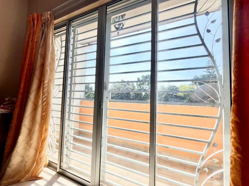 Double Storey Terrace Seksyen 23 Shah Alam untuk Untuk Dijual - RM 680,000, Feb 2026 - Balcony - PropertyGuru.com.my