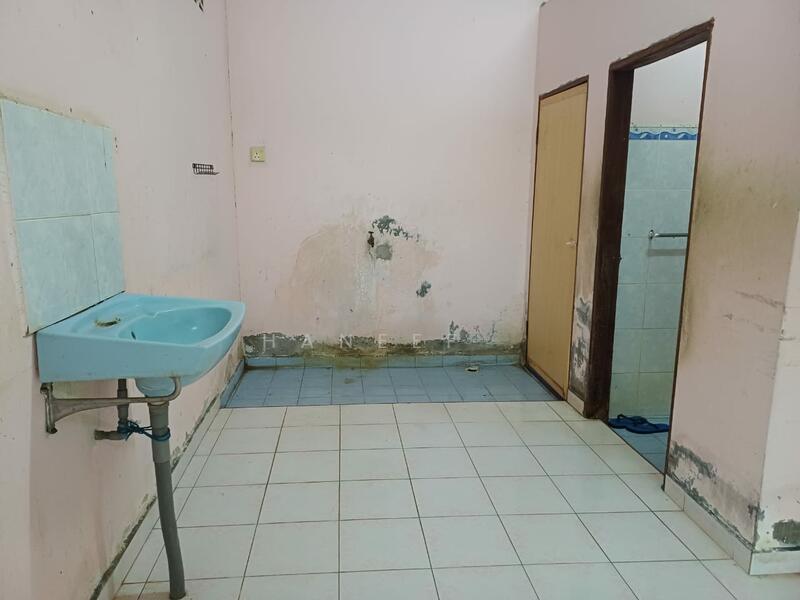 Bungalow for Sale in Padang Terap (Kedah) - Haneef . - Bathroom - PropertyGuru.com.my